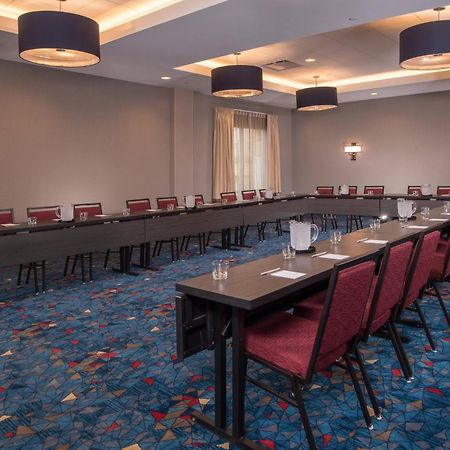 Towneplace Suites By Marriott Алтуна Экстерьер фото