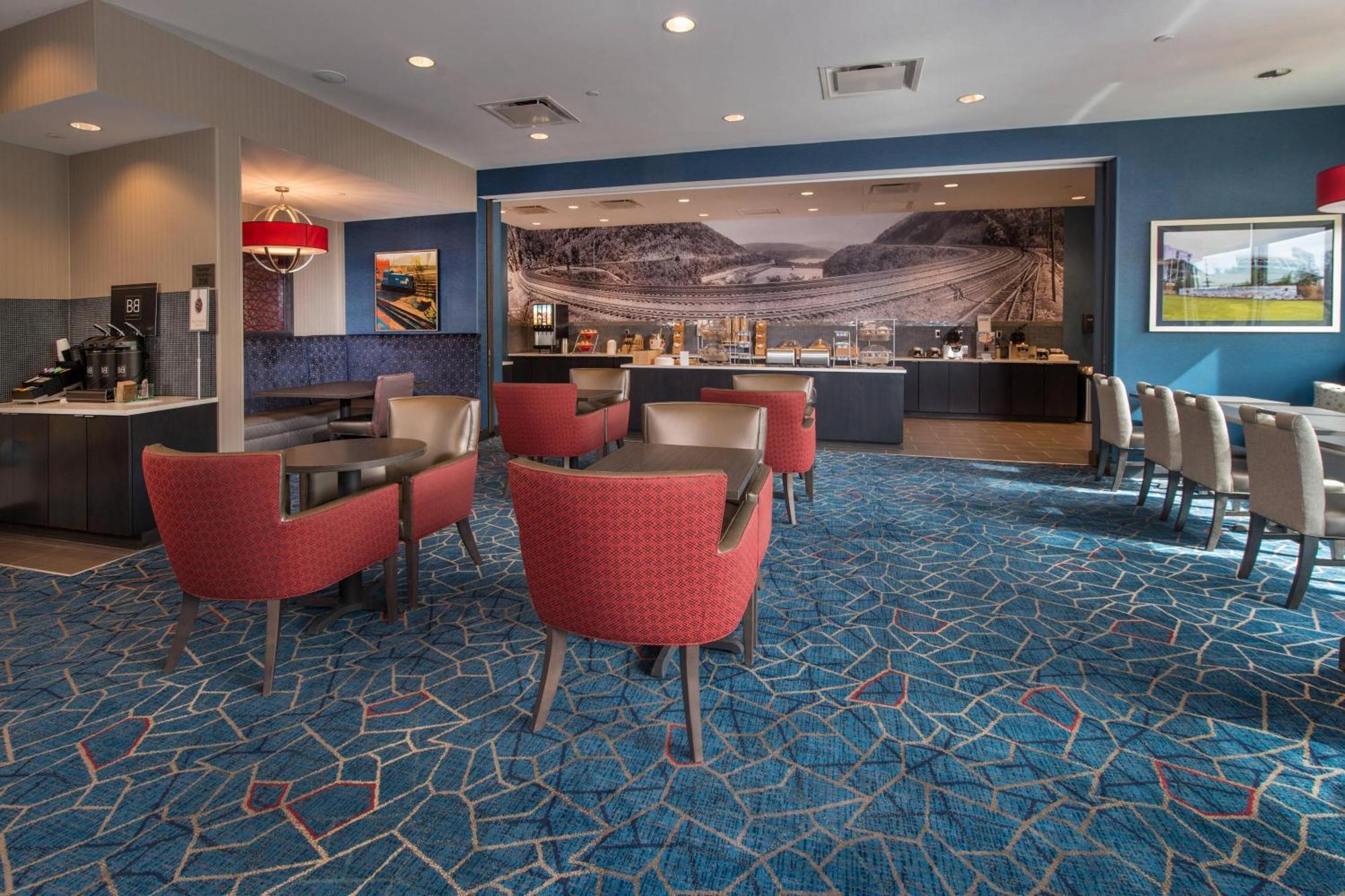 Towneplace Suites By Marriott Алтуна Экстерьер фото