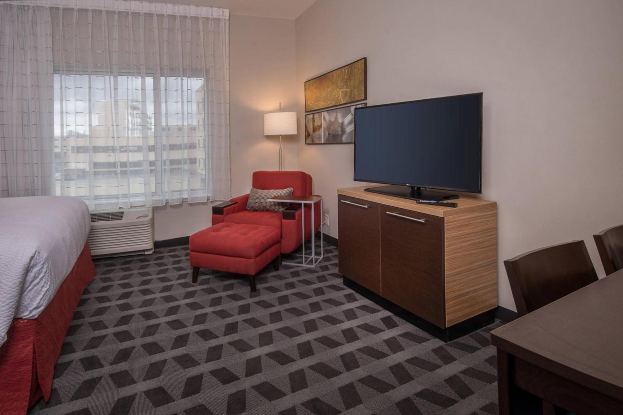 Towneplace Suites By Marriott Алтуна Экстерьер фото