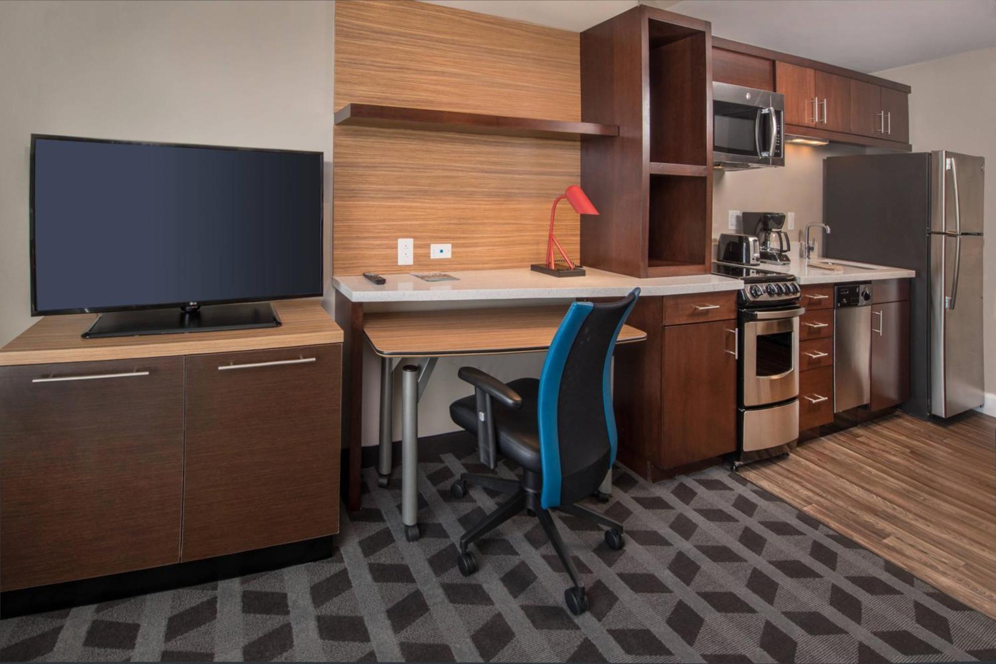 Towneplace Suites By Marriott Алтуна Экстерьер фото