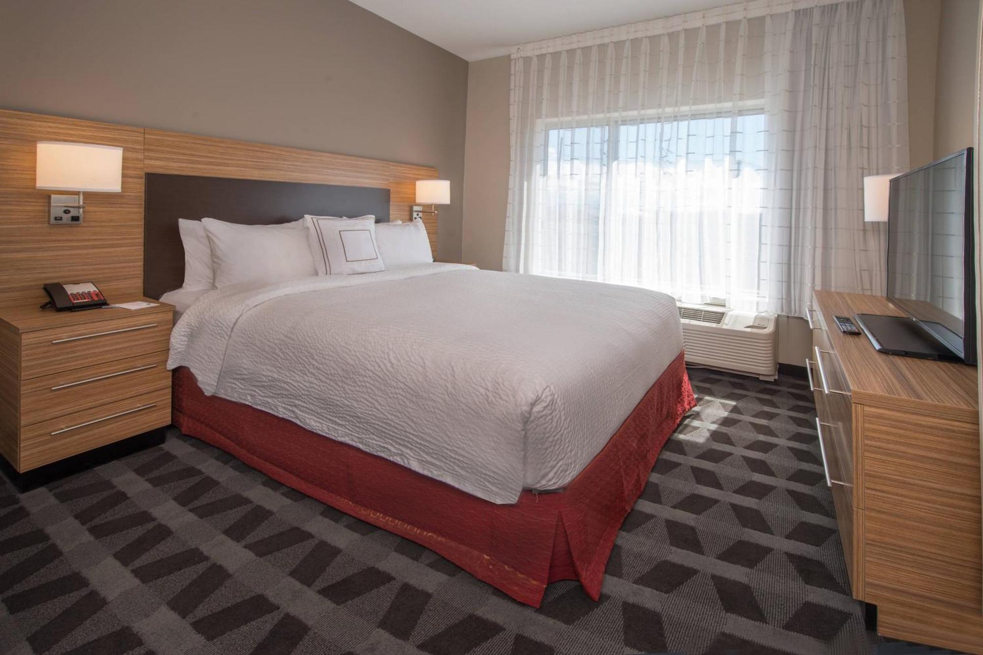 Towneplace Suites By Marriott Алтуна Экстерьер фото