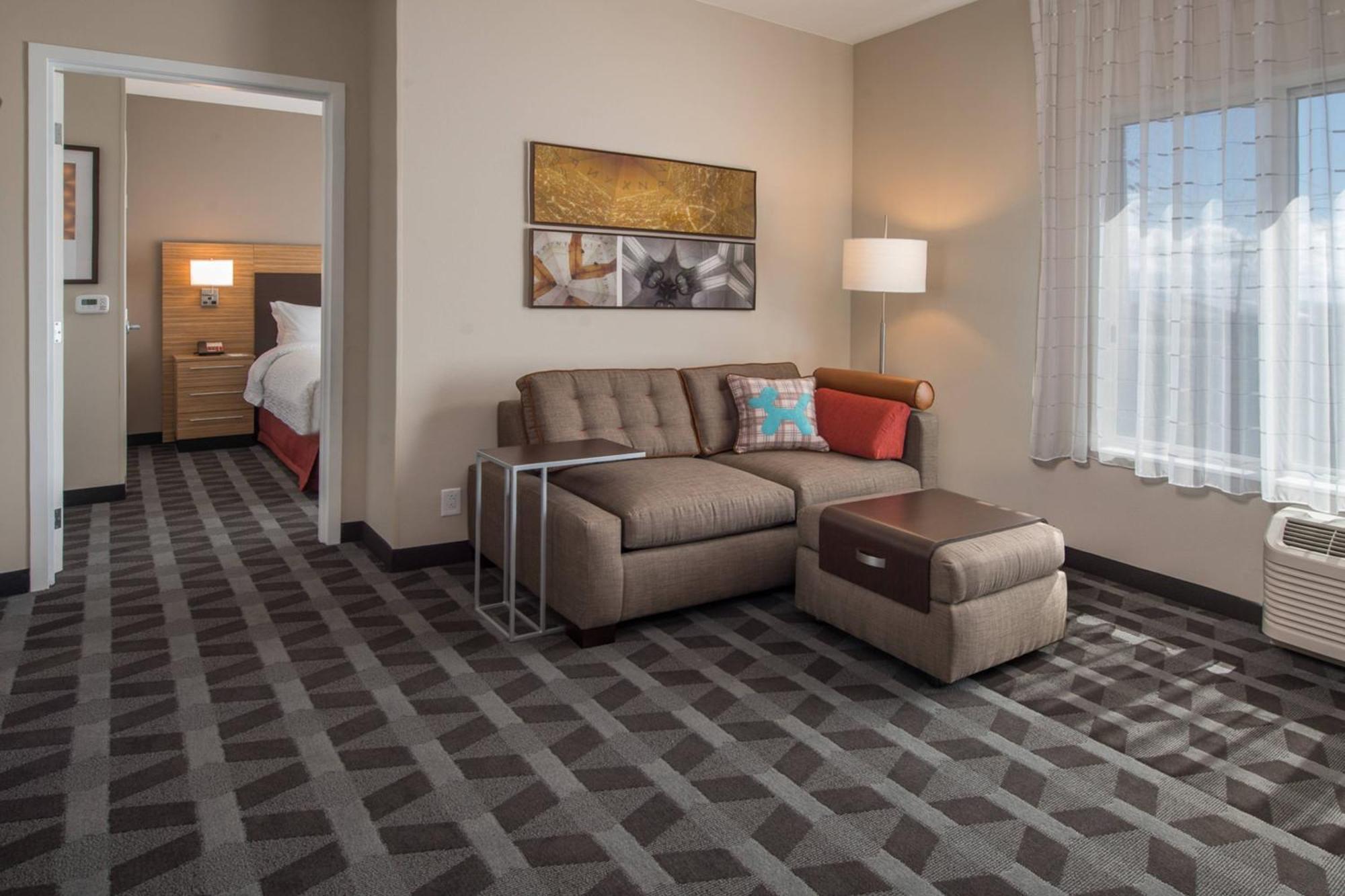 Towneplace Suites By Marriott Алтуна Экстерьер фото