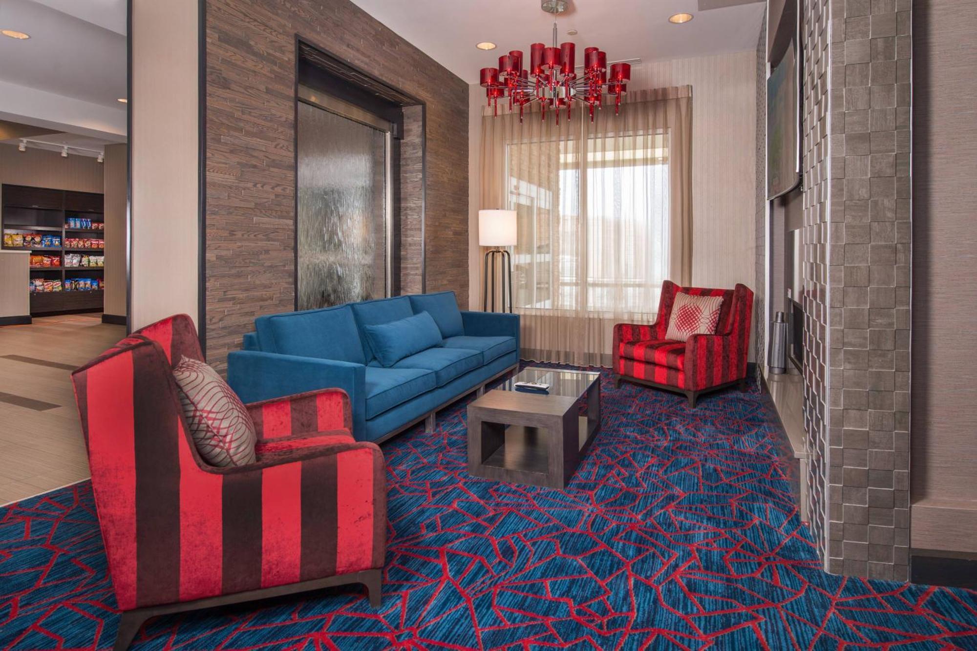 Towneplace Suites By Marriott Алтуна Экстерьер фото