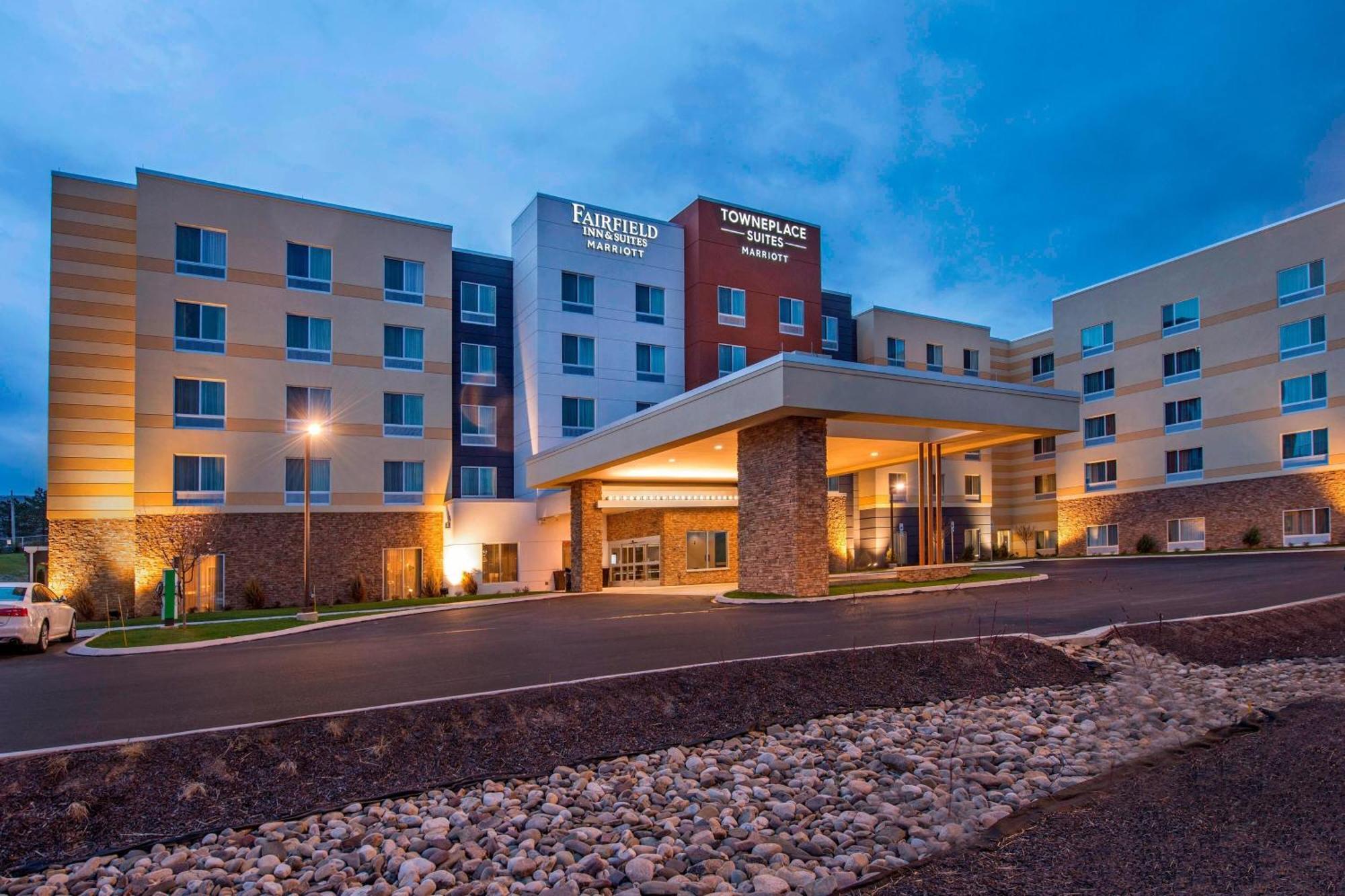 Towneplace Suites By Marriott Алтуна Экстерьер фото