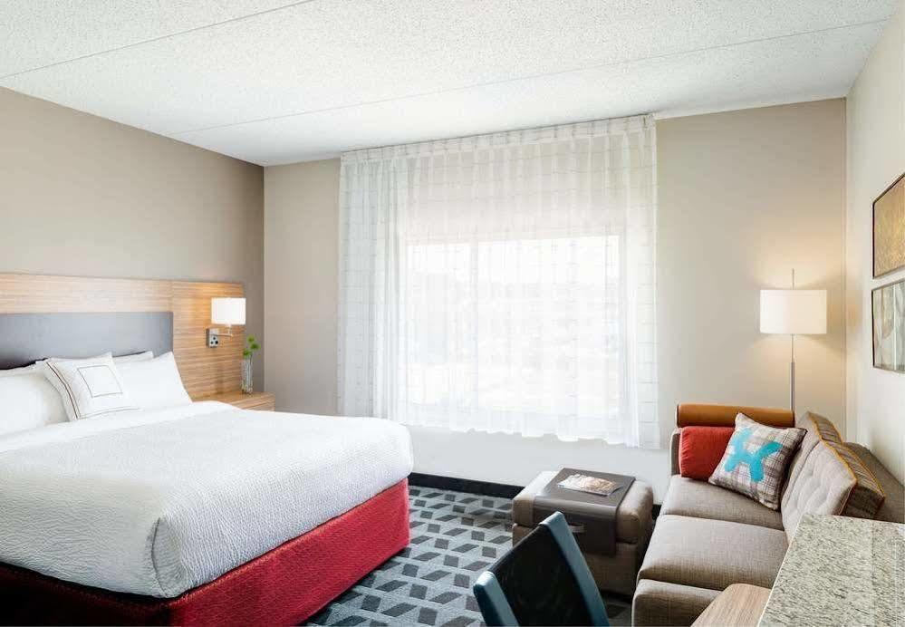 Towneplace Suites By Marriott Алтуна Экстерьер фото