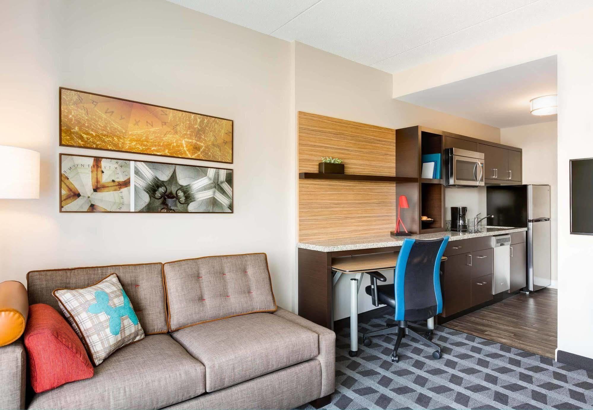 Towneplace Suites By Marriott Алтуна Экстерьер фото